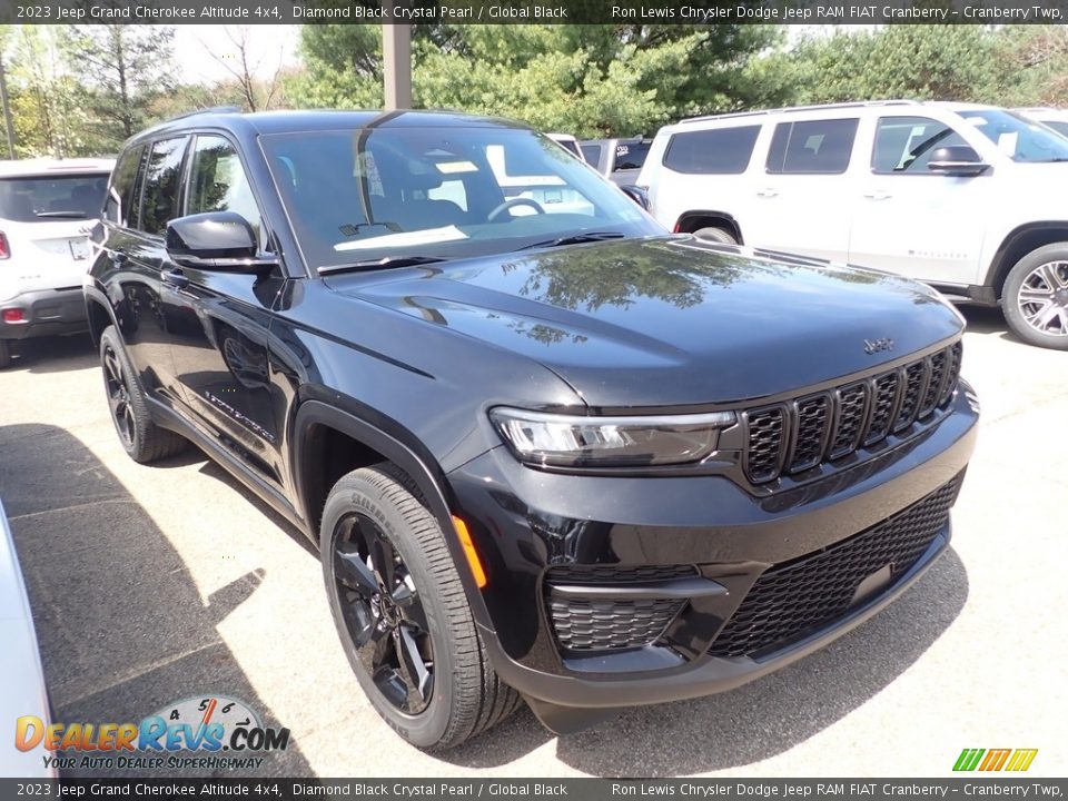 2023 Jeep Grand Cherokee Altitude 4x4 Diamond Black Crystal Pearl / Global Black Photo #3