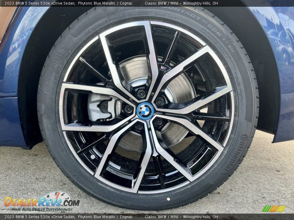 2023 BMW 5 Series 530e xDrive Sedan Wheel Photo #2