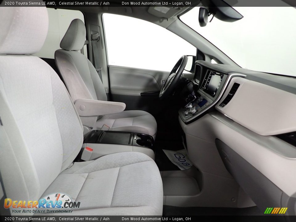 2020 Toyota Sienna LE AWD Celestial Silver Metallic / Ash Photo #26