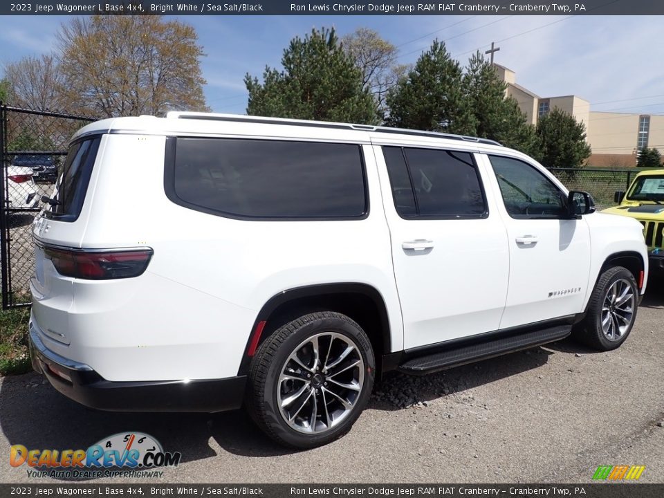 2023 Jeep Wagoneer L Base 4x4 Bright White / Sea Salt/Black Photo #4