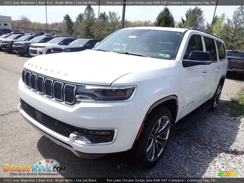 2023 Jeep Wagoneer L Base 4x4 Bright White / Sea Salt/Black Photo #8