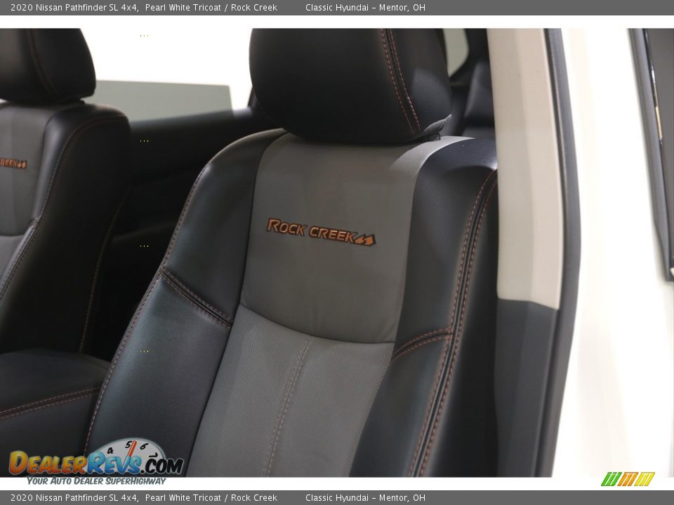 Front Seat of 2020 Nissan Pathfinder SL 4x4 Photo #6