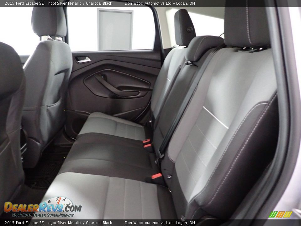2015 Ford Escape SE Ingot Silver Metallic / Charcoal Black Photo #24