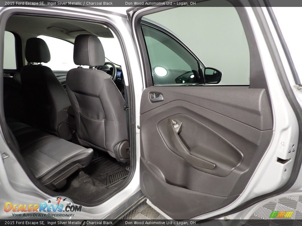 2015 Ford Escape SE Ingot Silver Metallic / Charcoal Black Photo #28