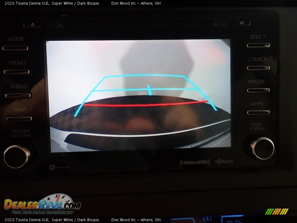 2020 Toyota Sienna XLE Super White / Dark Bisque Photo #4