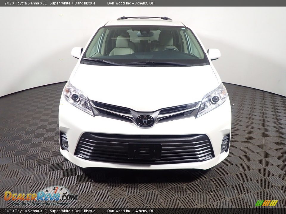 2020 Toyota Sienna XLE Super White / Dark Bisque Photo #6
