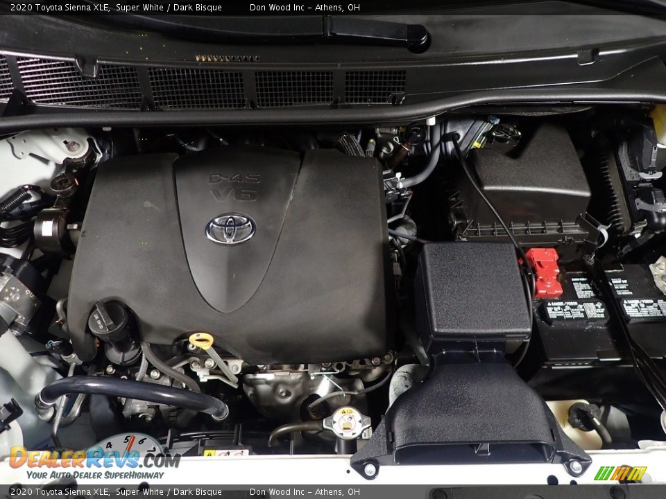 2020 Toyota Sienna XLE Super White / Dark Bisque Photo #8