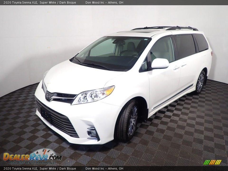 2020 Toyota Sienna XLE Super White / Dark Bisque Photo #10