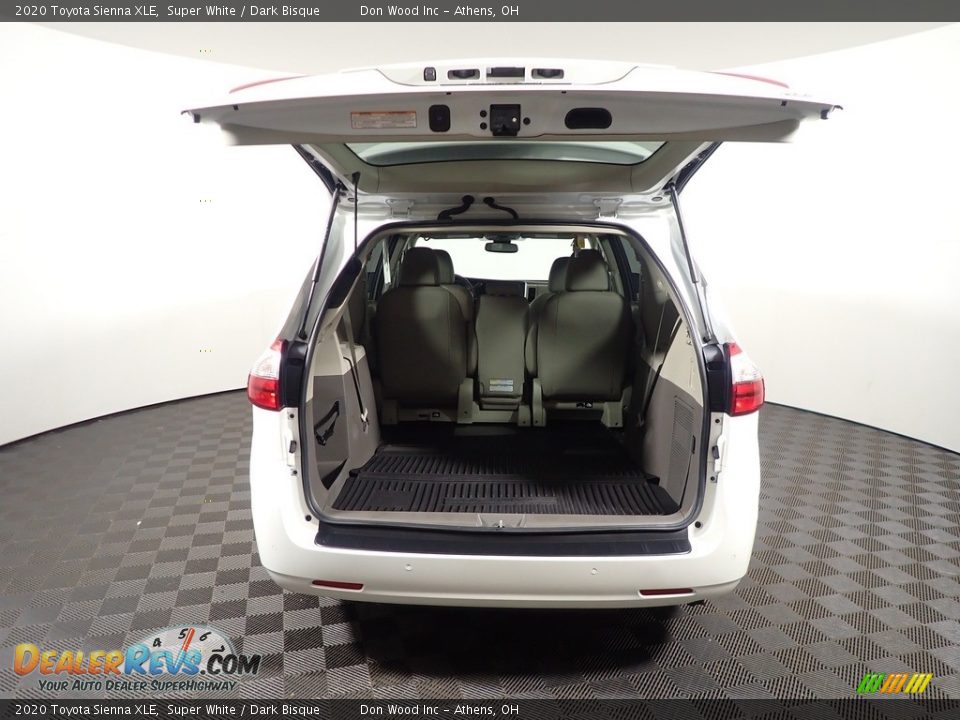 2020 Toyota Sienna XLE Super White / Dark Bisque Photo #14