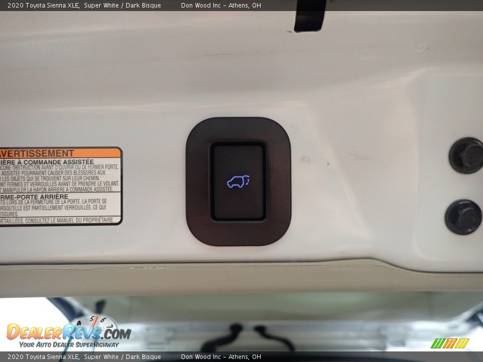 2020 Toyota Sienna XLE Super White / Dark Bisque Photo #15
