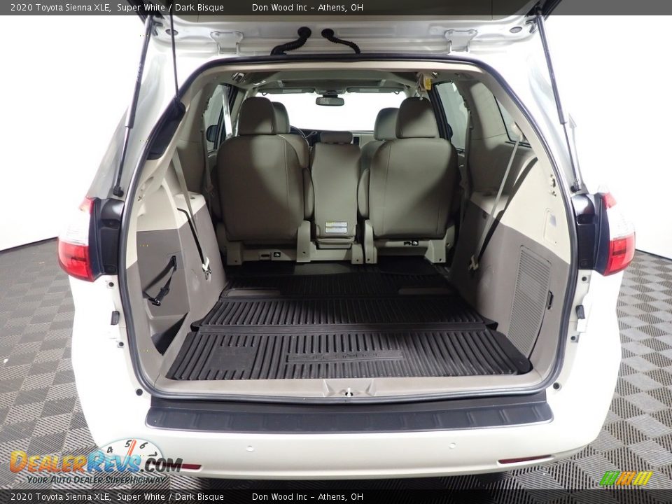 2020 Toyota Sienna XLE Super White / Dark Bisque Photo #16