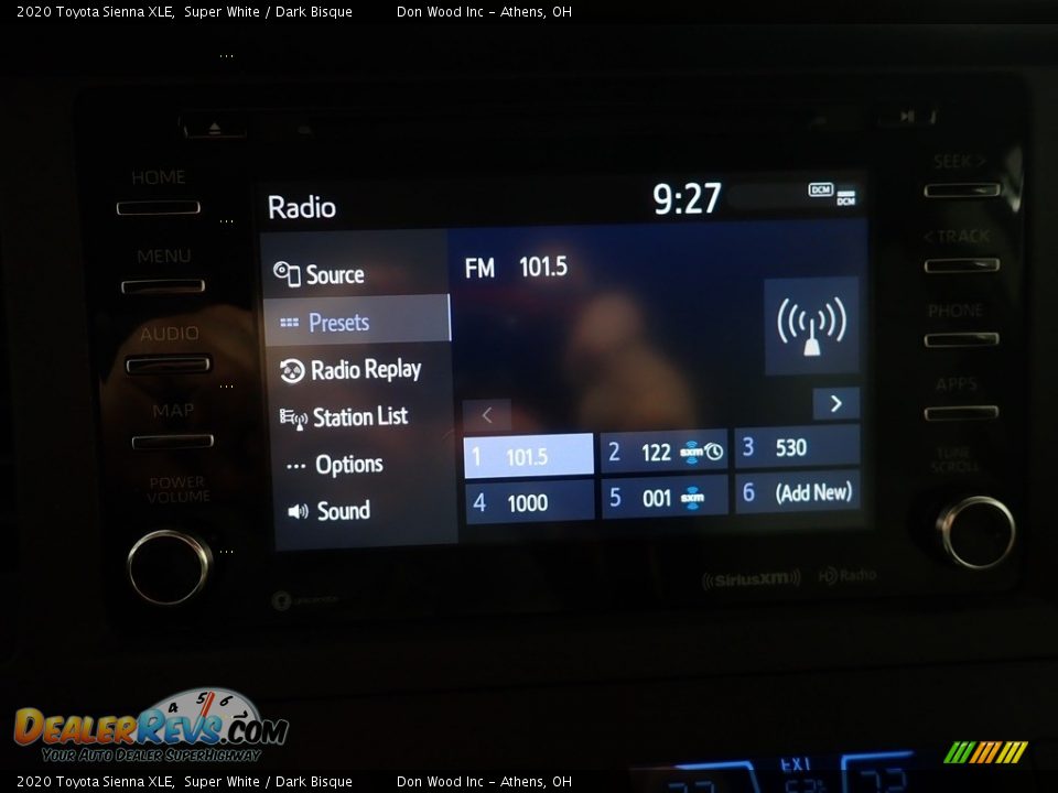 2020 Toyota Sienna XLE Super White / Dark Bisque Photo #25