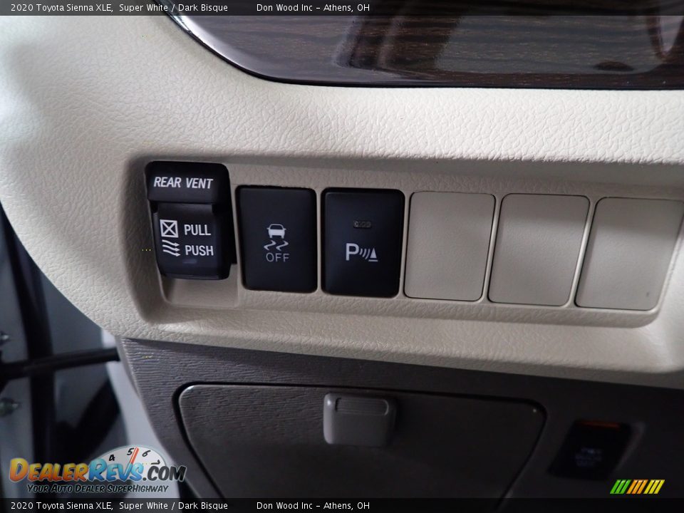 2020 Toyota Sienna XLE Super White / Dark Bisque Photo #30