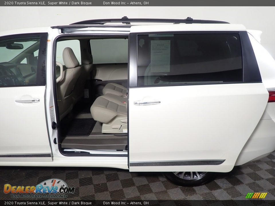2020 Toyota Sienna XLE Super White / Dark Bisque Photo #32