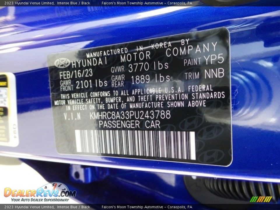 2023 Hyundai Venue Limited Intense Blue / Black Photo #18