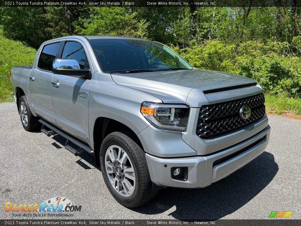 Front 3/4 View of 2021 Toyota Tundra Platinum CrewMax 4x4 Photo #5