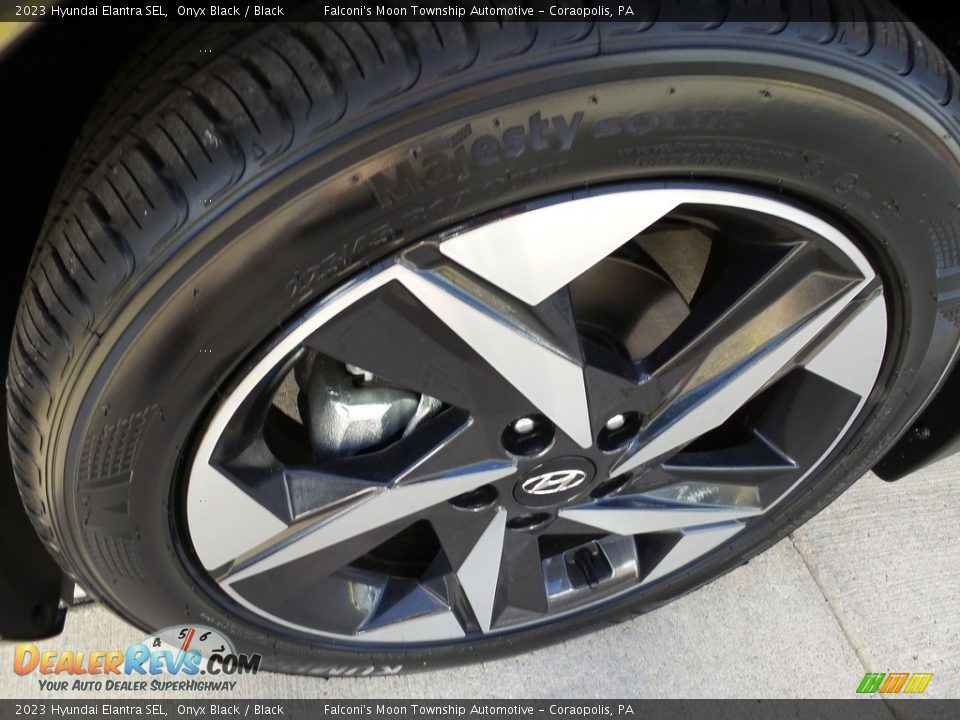 2023 Hyundai Elantra SEL Wheel Photo #10
