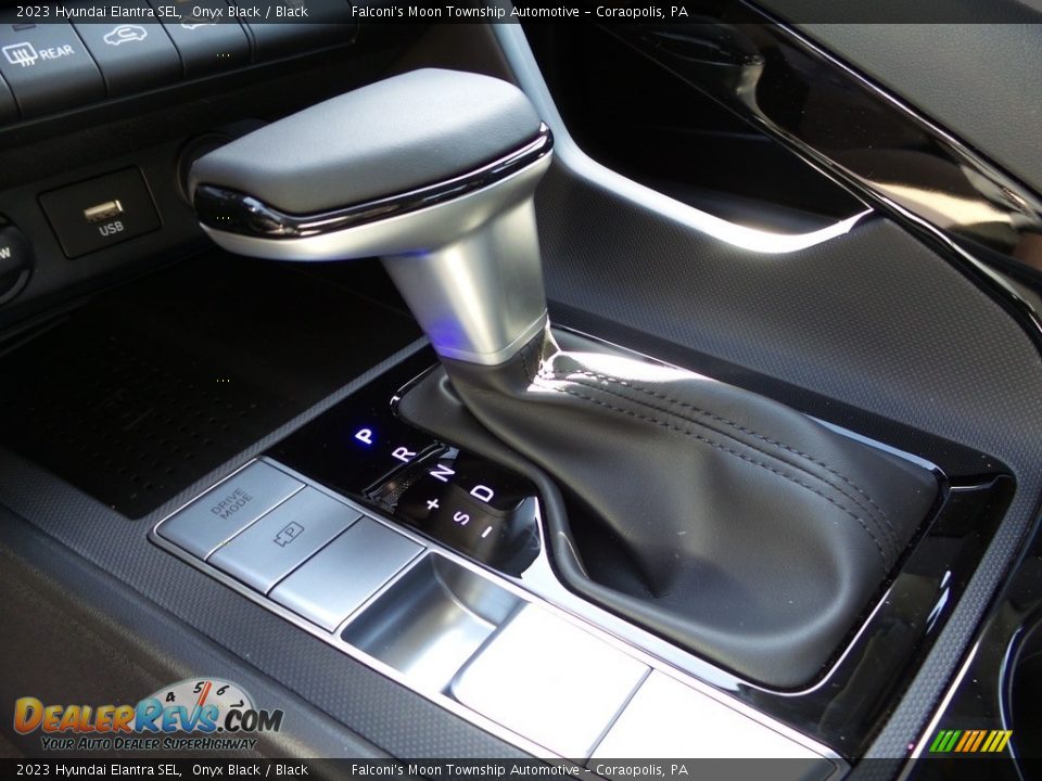 2023 Hyundai Elantra SEL Shifter Photo #15