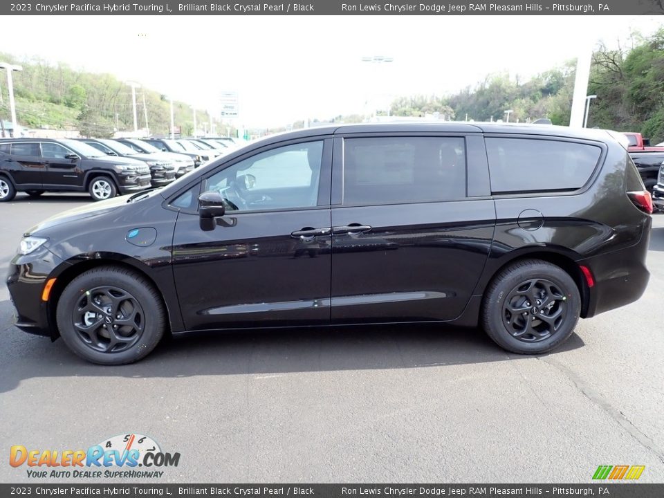 2023 Chrysler Pacifica Hybrid Touring L Brilliant Black Crystal Pearl / Black Photo #2