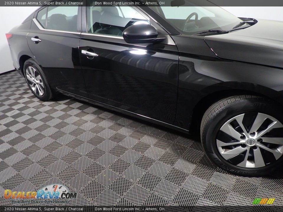 2020 Nissan Altima S Super Black / Charcoal Photo #4