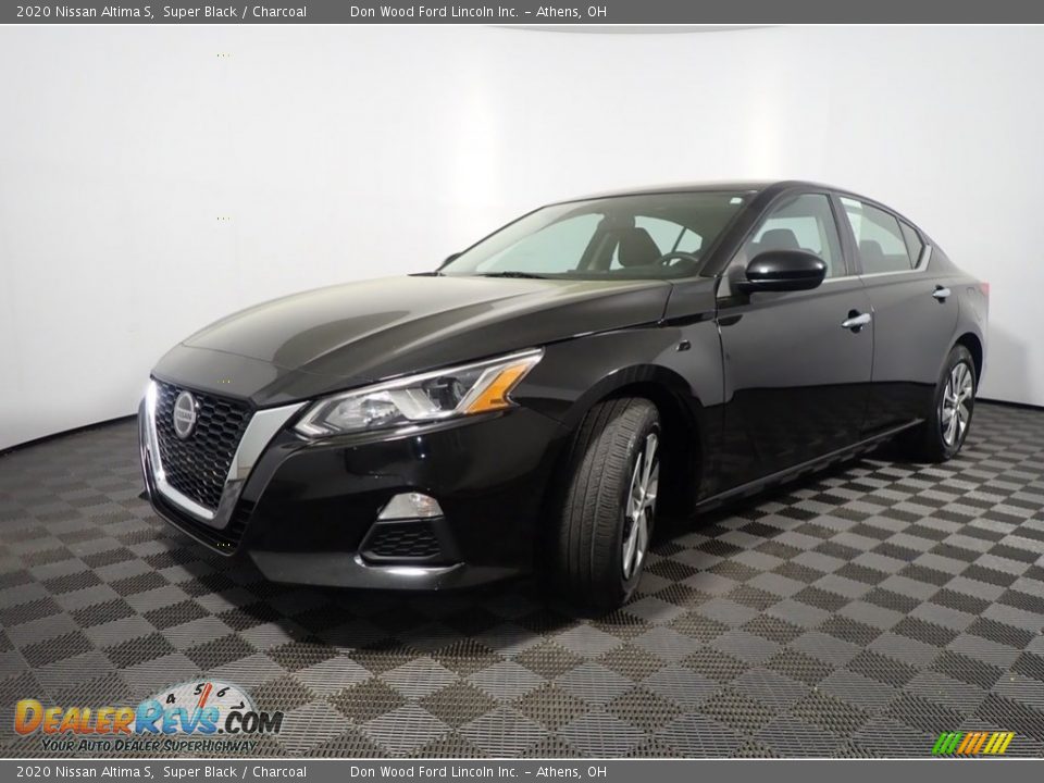 2020 Nissan Altima S Super Black / Charcoal Photo #8