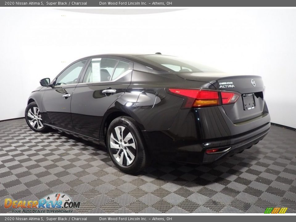 2020 Nissan Altima S Super Black / Charcoal Photo #11