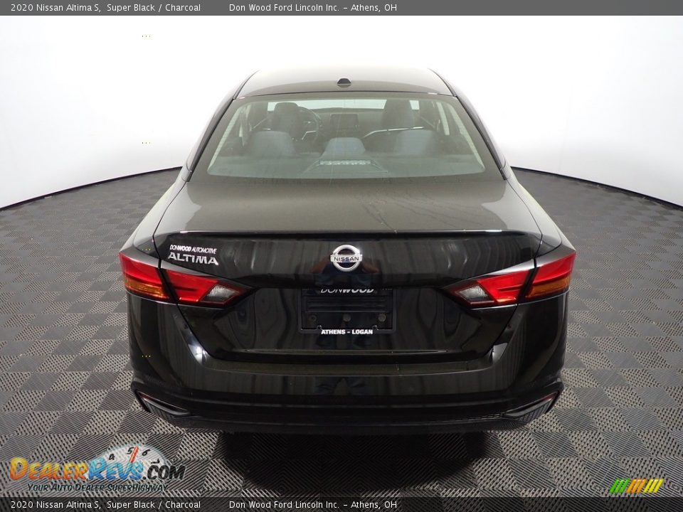 2020 Nissan Altima S Super Black / Charcoal Photo #13