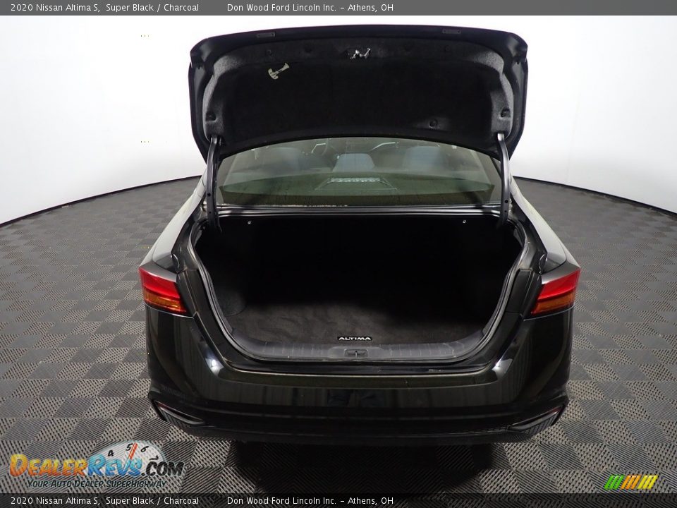 2020 Nissan Altima S Super Black / Charcoal Photo #14