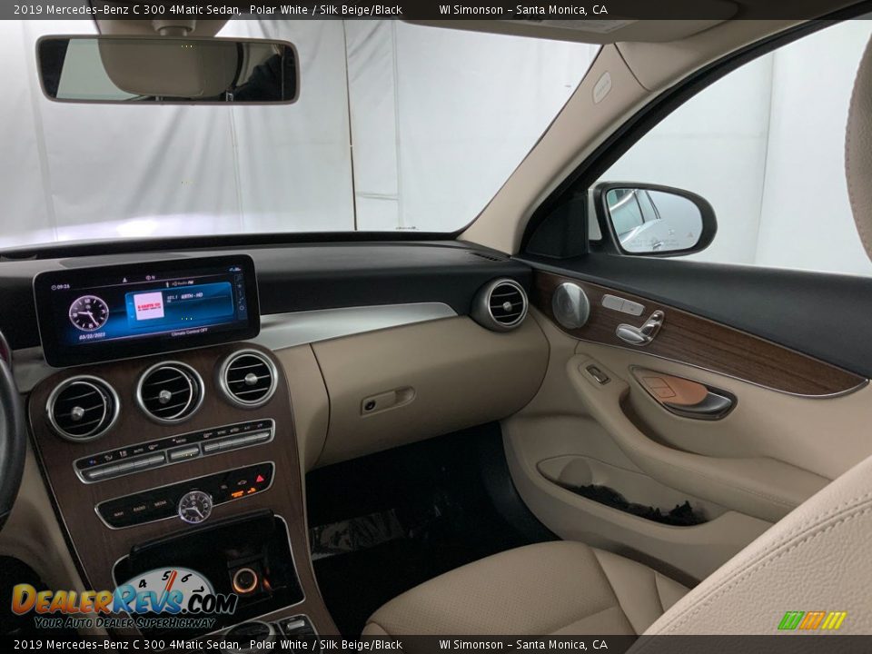 2019 Mercedes-Benz C 300 4Matic Sedan Polar White / Silk Beige/Black Photo #27