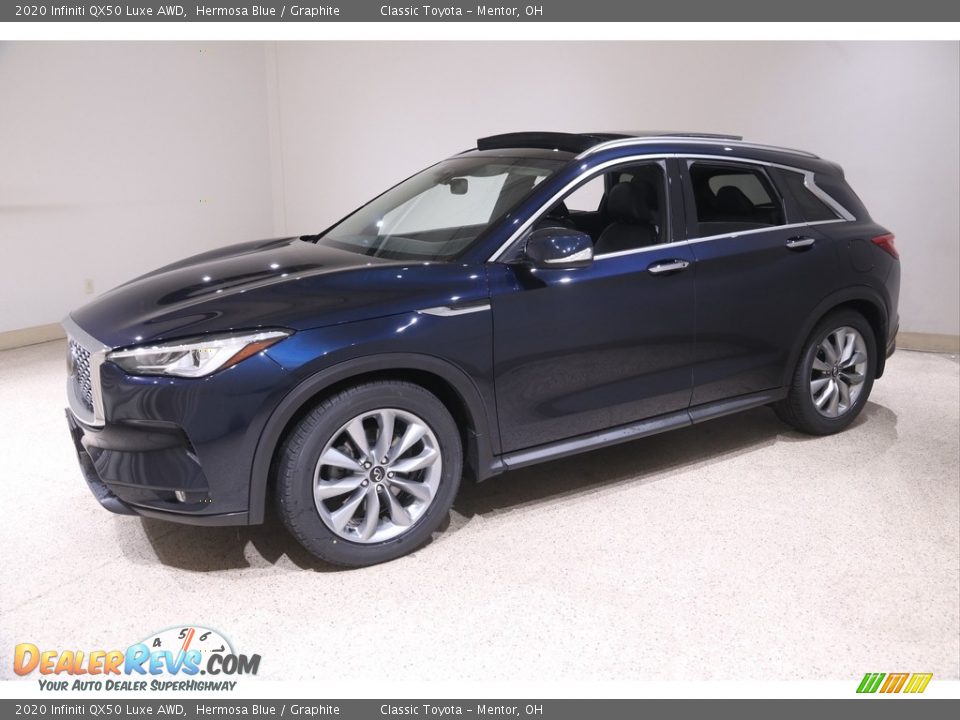Front 3/4 View of 2020 Infiniti QX50 Luxe AWD Photo #3