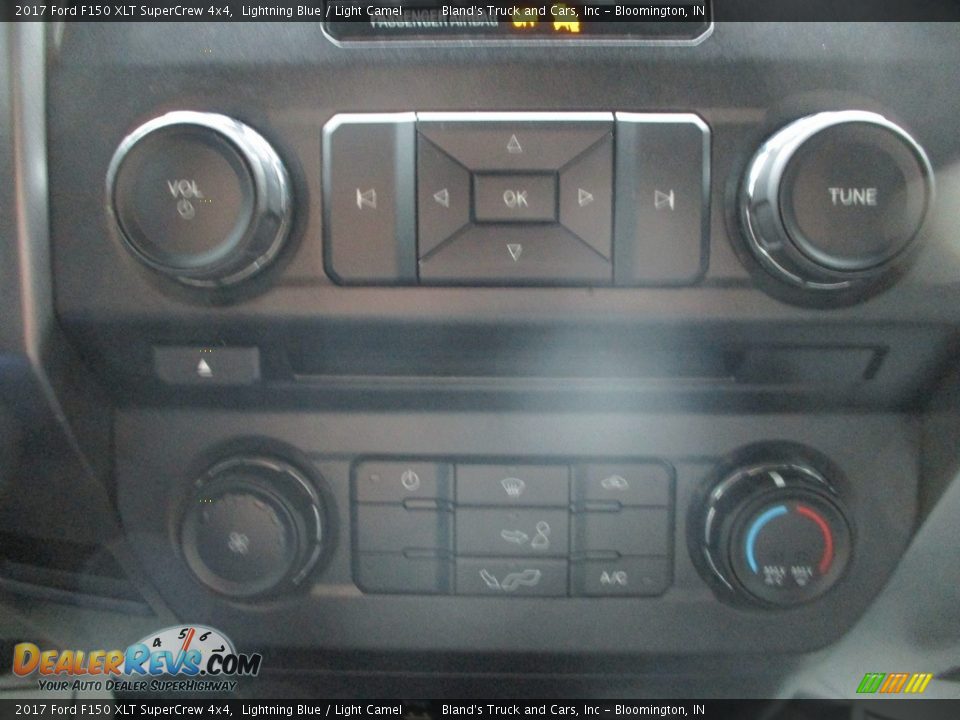 2017 Ford F150 XLT SuperCrew 4x4 Lightning Blue / Light Camel Photo #17
