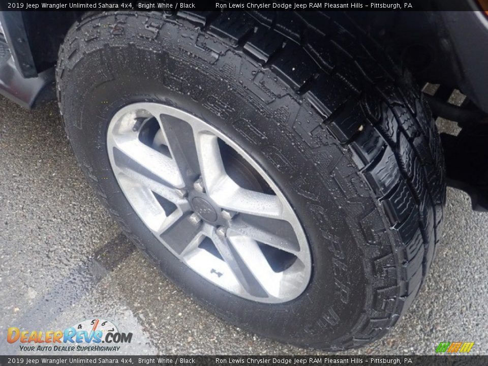 2019 Jeep Wrangler Unlimited Sahara 4x4 Bright White / Black Photo #5
