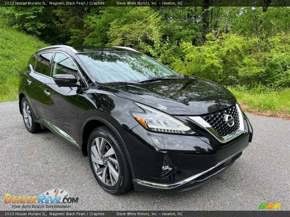 Front 3/4 View of 2019 Nissan Murano SL Photo #5