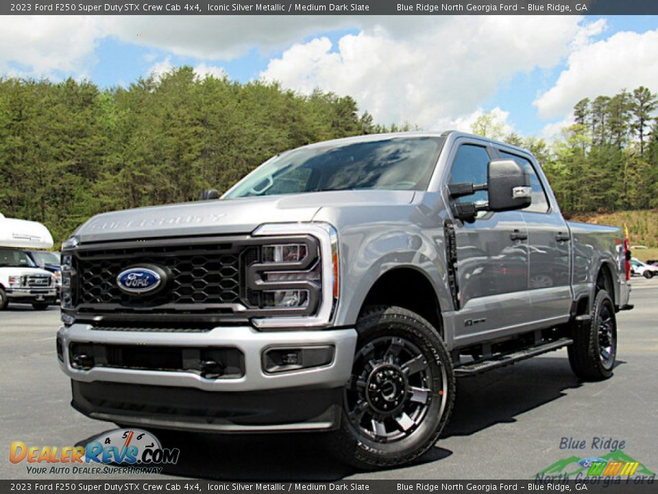 Front 3/4 View of 2023 Ford F250 Super Duty STX Crew Cab 4x4 Photo #1