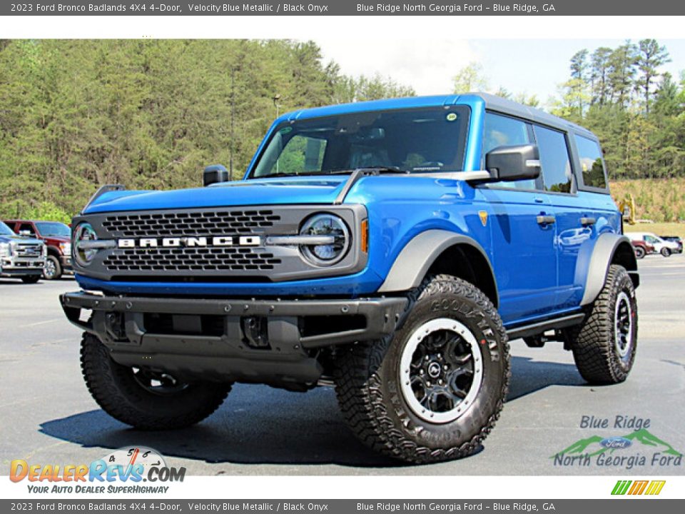 Front 3/4 View of 2023 Ford Bronco Badlands 4X4 4-Door Photo #1