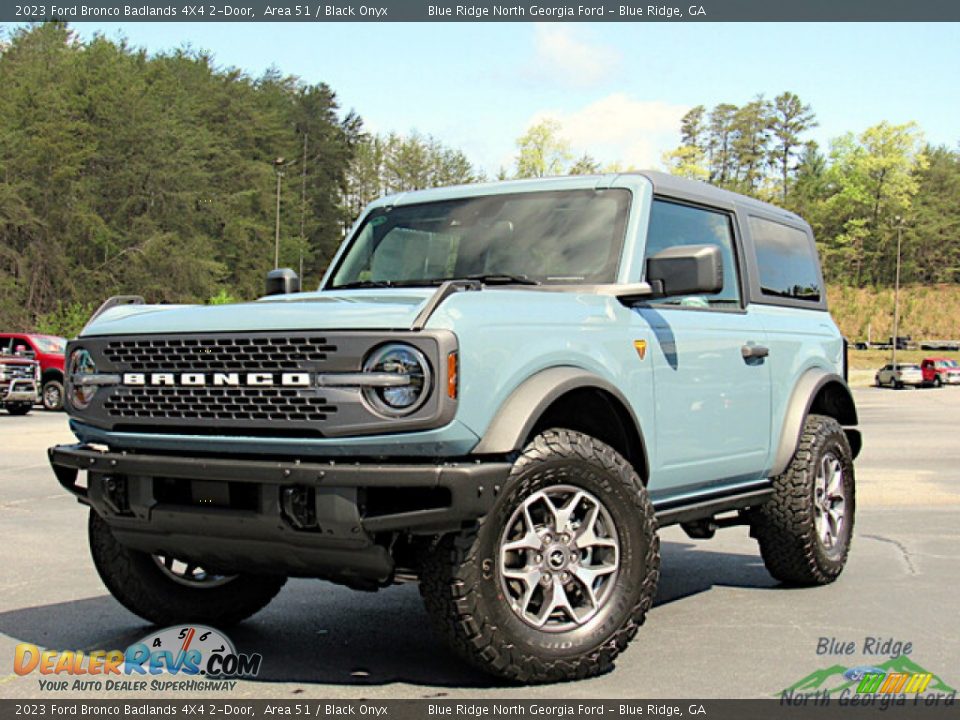 Front 3/4 View of 2023 Ford Bronco Badlands 4X4 2-Door Photo #1