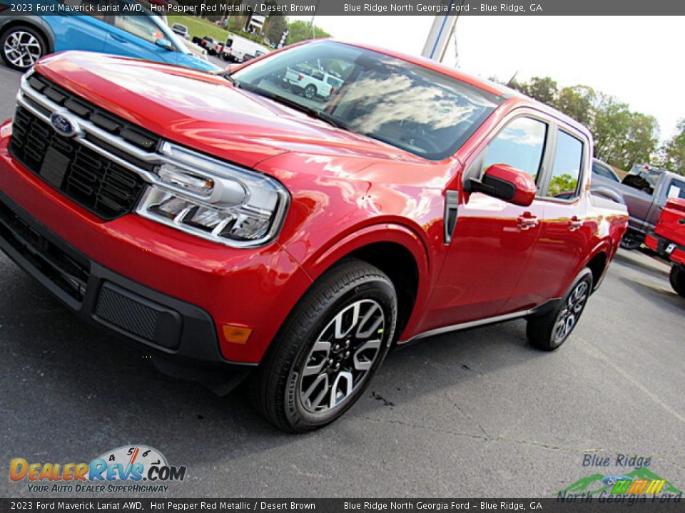 2023 Ford Maverick Lariat AWD Hot Pepper Red Metallic / Desert Brown Photo #25