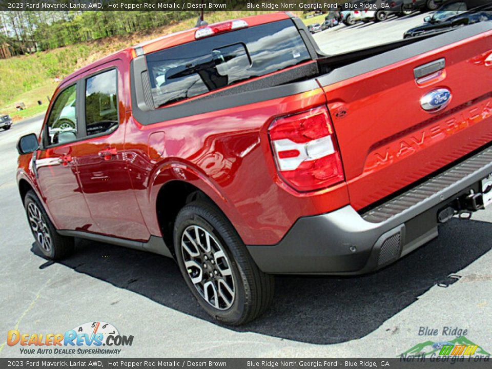 2023 Ford Maverick Lariat AWD Hot Pepper Red Metallic / Desert Brown Photo #28