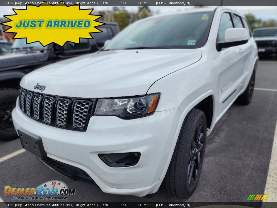 2019 Jeep Grand Cherokee Altitude 4x4 Bright White / Black Photo #1