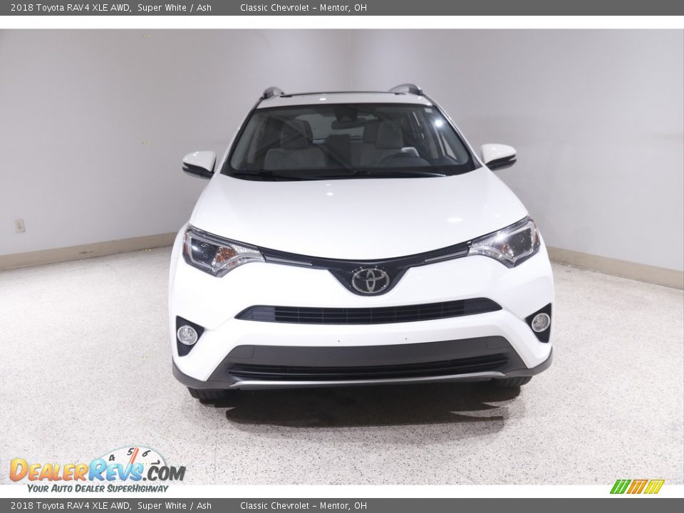 2018 Toyota RAV4 XLE AWD Super White / Ash Photo #2