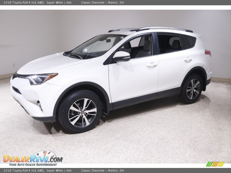 2018 Toyota RAV4 XLE AWD Super White / Ash Photo #3