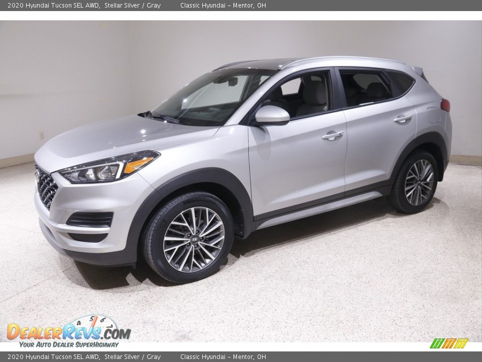 Front 3/4 View of 2020 Hyundai Tucson SEL AWD Photo #3