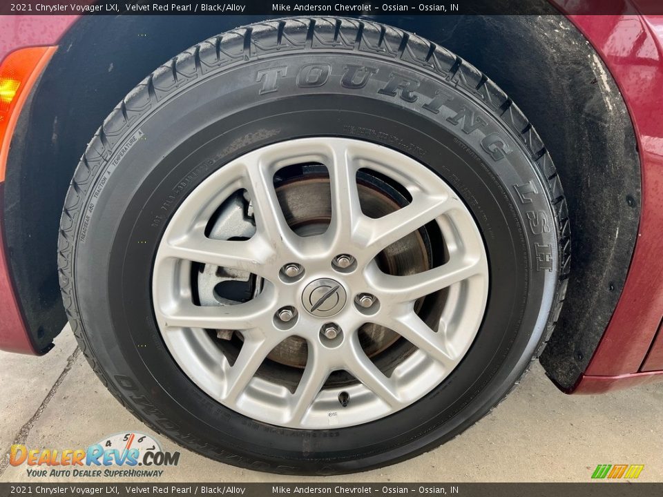 2021 Chrysler Voyager LXI Wheel Photo #12