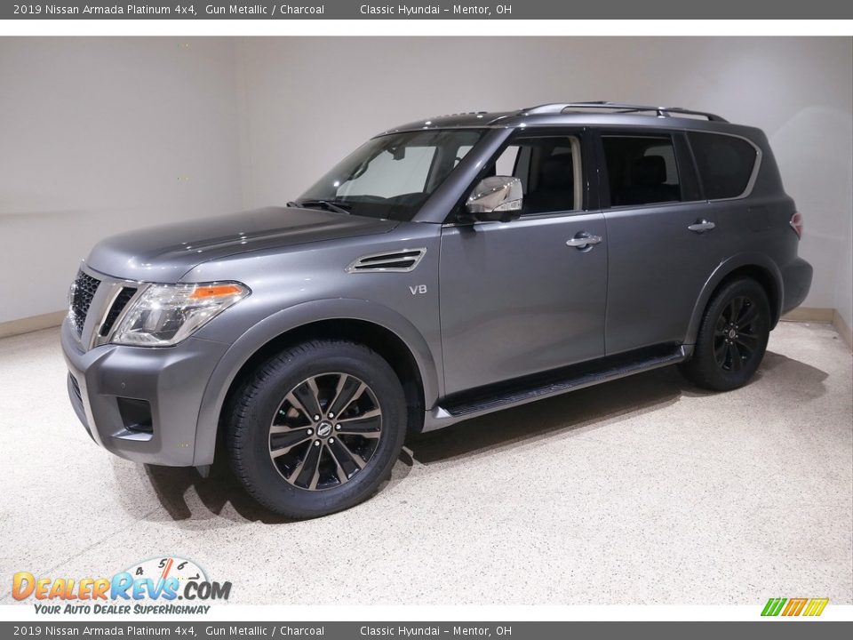 Front 3/4 View of 2019 Nissan Armada Platinum 4x4 Photo #3