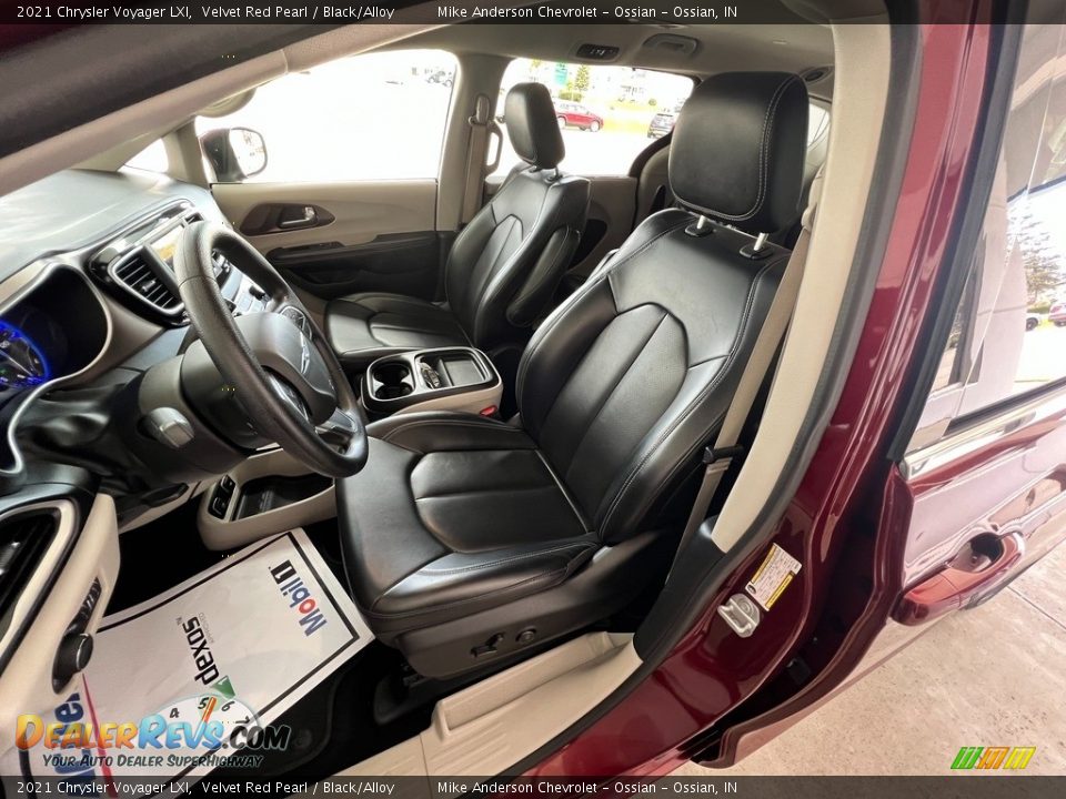 Front Seat of 2021 Chrysler Voyager LXI Photo #15