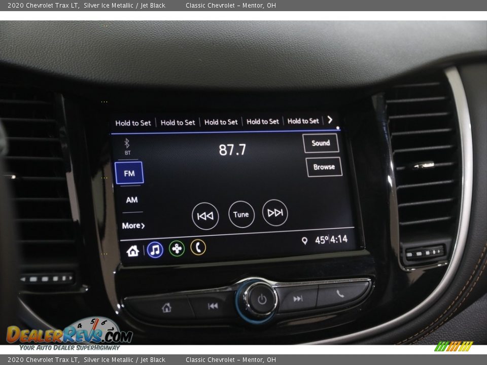 Controls of 2020 Chevrolet Trax LT Photo #10