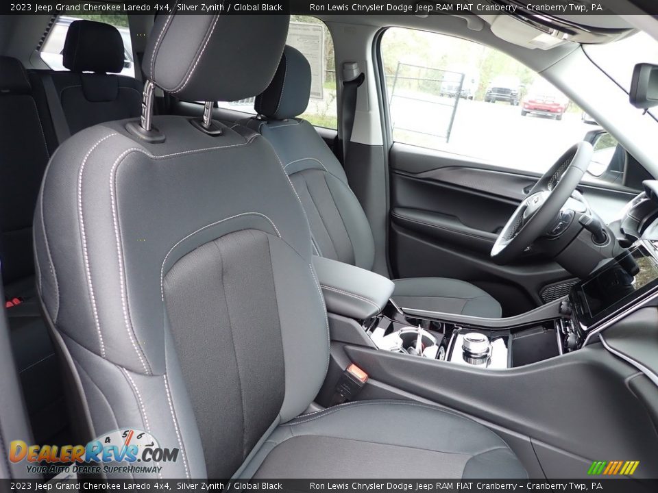 2023 Jeep Grand Cherokee Laredo 4x4 Silver Zynith / Global Black Photo #10