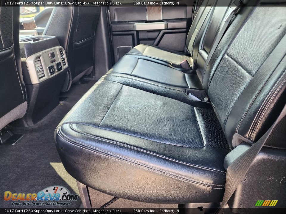 2017 Ford F250 Super Duty Lariat Crew Cab 4x4 Magnetic / Black Photo #27