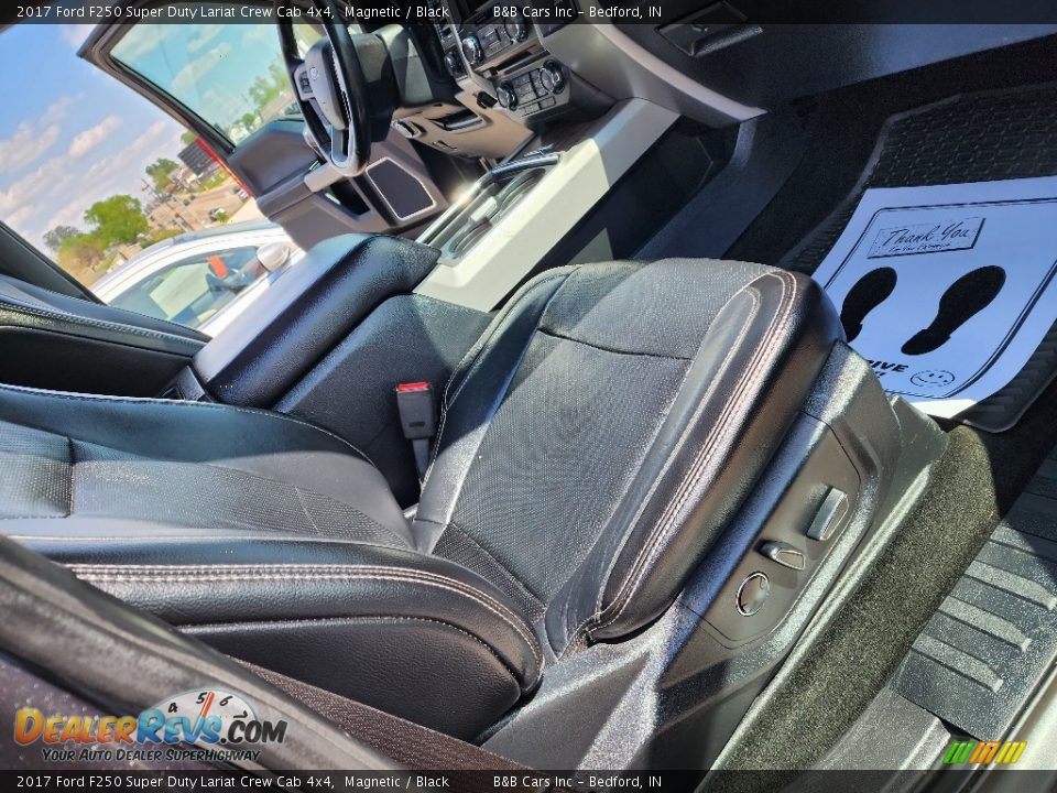 2017 Ford F250 Super Duty Lariat Crew Cab 4x4 Magnetic / Black Photo #31