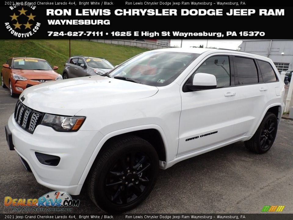 2021 Jeep Grand Cherokee Laredo 4x4 Bright White / Black Photo #1